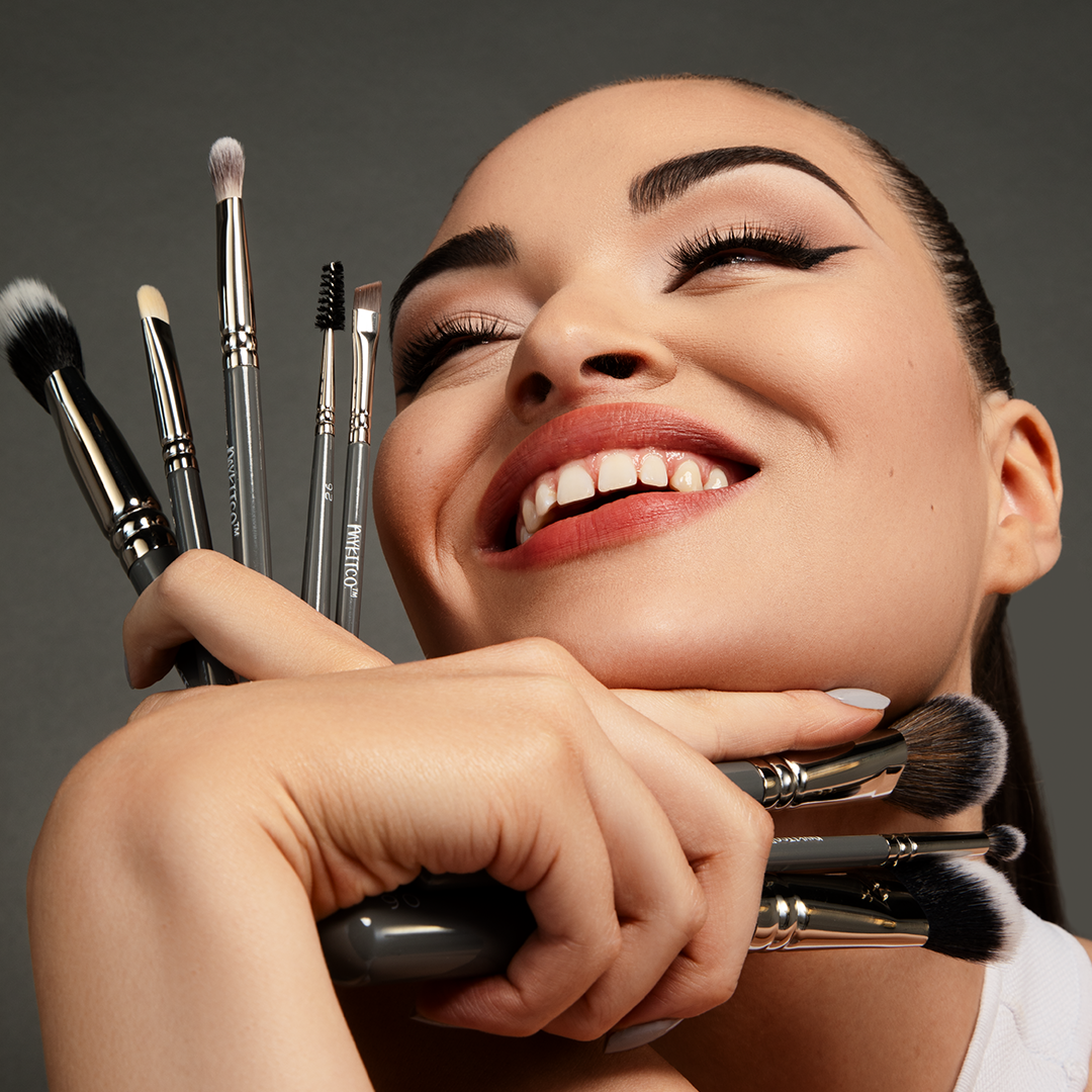 My Essential Artistry Brush Set