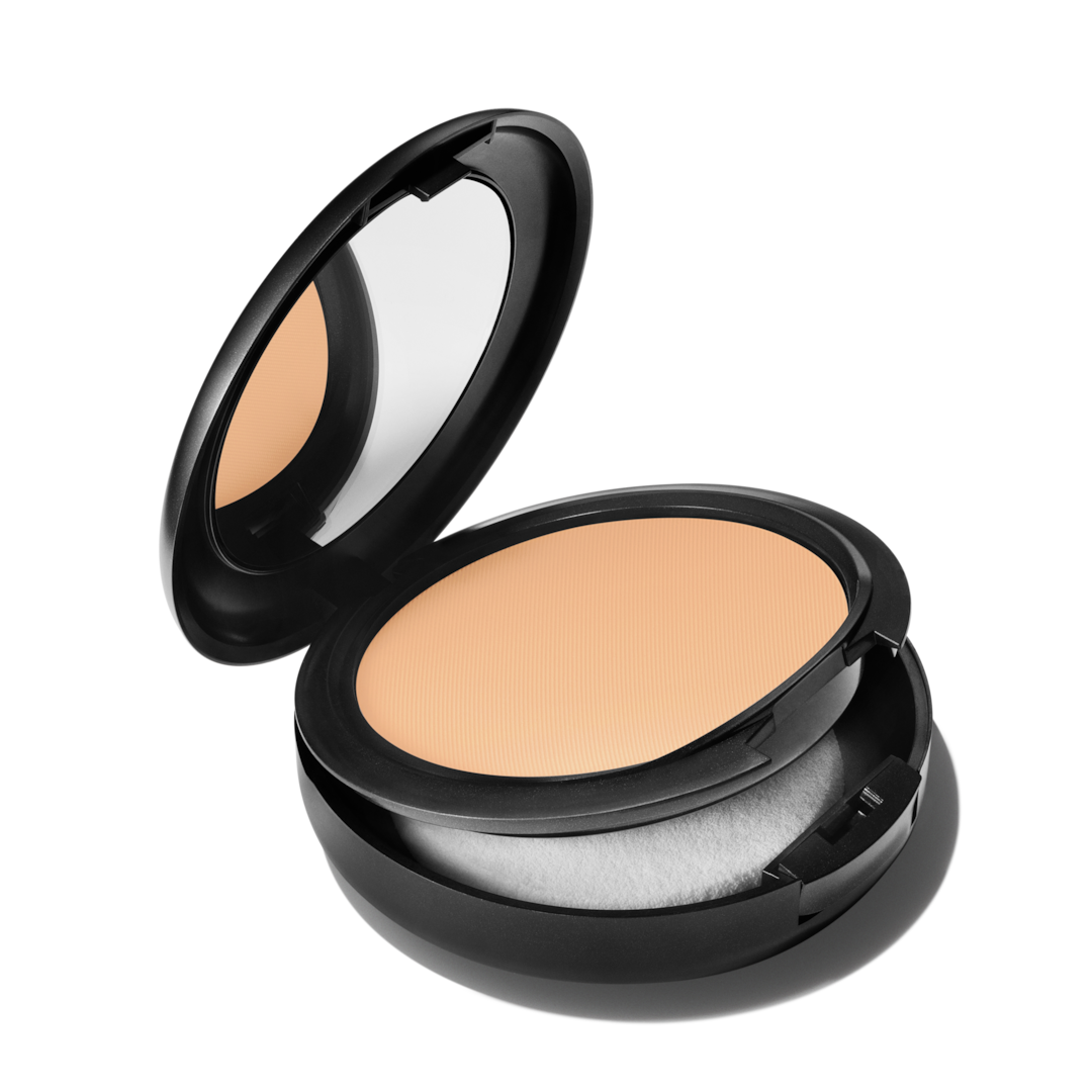 NC25 Studio Fix Powder Plus Foundation