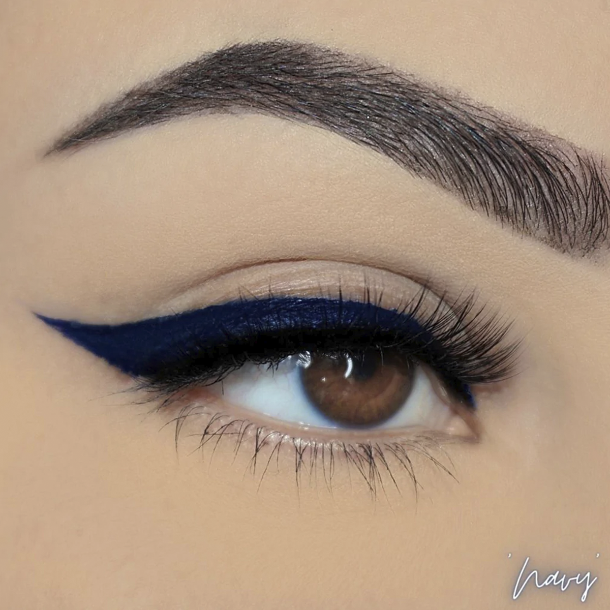 Mark & Line Felt Tip Eyeliner Navy - LA Colors - Nuestro Secreto