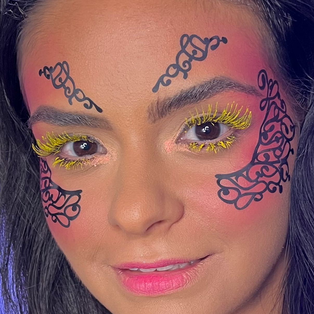 Swirlyqueue / Face Lace by Phyllis Cohen