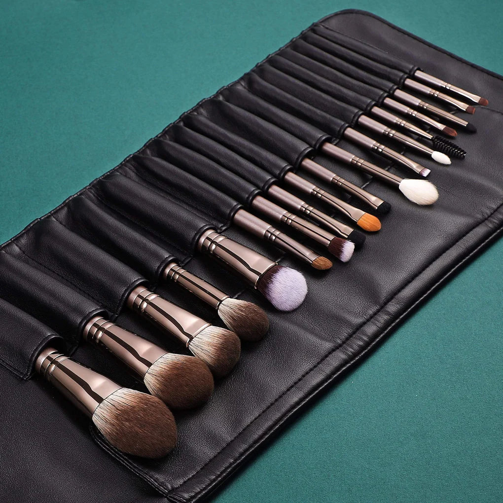 MAGICIAN SERIES - 18 COMPLETE BRUSH KIT - LUCKY COFFEE